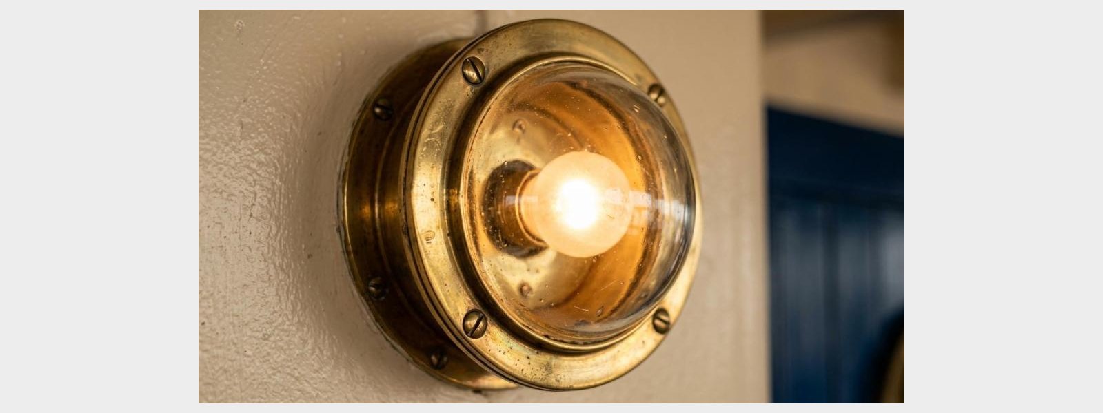 Maritim belysning i hjemmet: s�dan v�lger du lamper, materialer og varme farvetoner