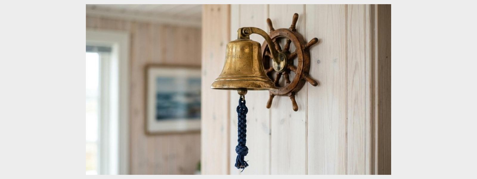 Skibsklokke i messing � k�b maritim klokke til hjem, kontor eller sommerhus