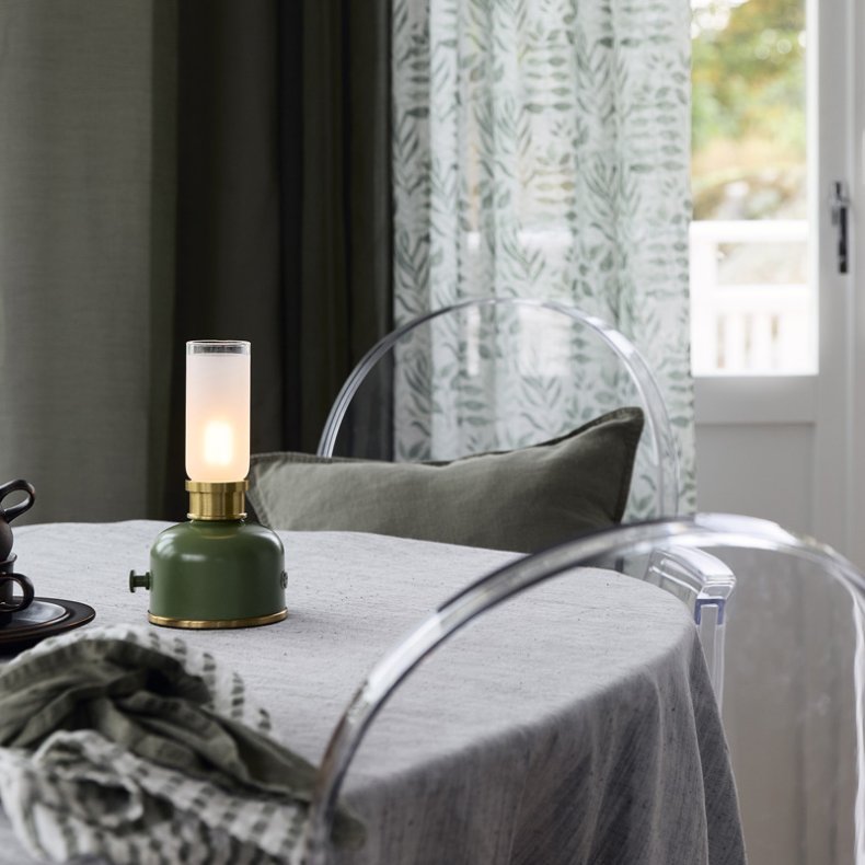 Frida table lamp � Sage green