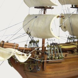 HMS Bounty - 49x16,5x44 cm