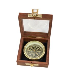 Compass - 5,7 cm in wooden box